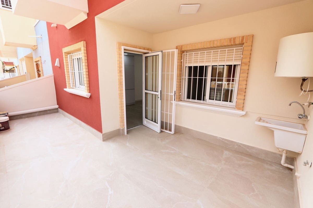 2 bedroom Apartment for sale in Torre de la Horadada with pool garage - € 225,000 (Ref: 8339632)