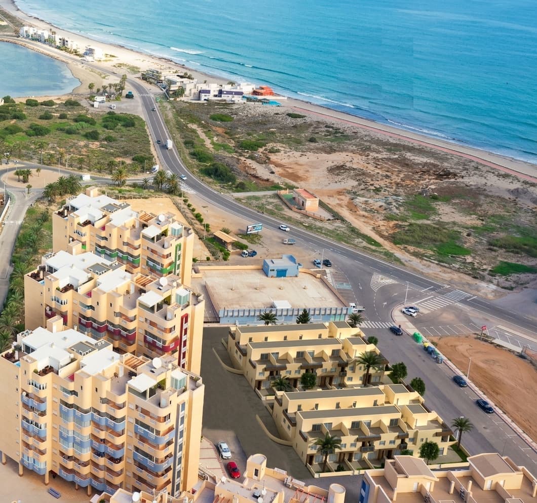3 bedroom Villa for sale in La Manga del Mar Menor with pool - € 285,631 (Ref: 8359793)