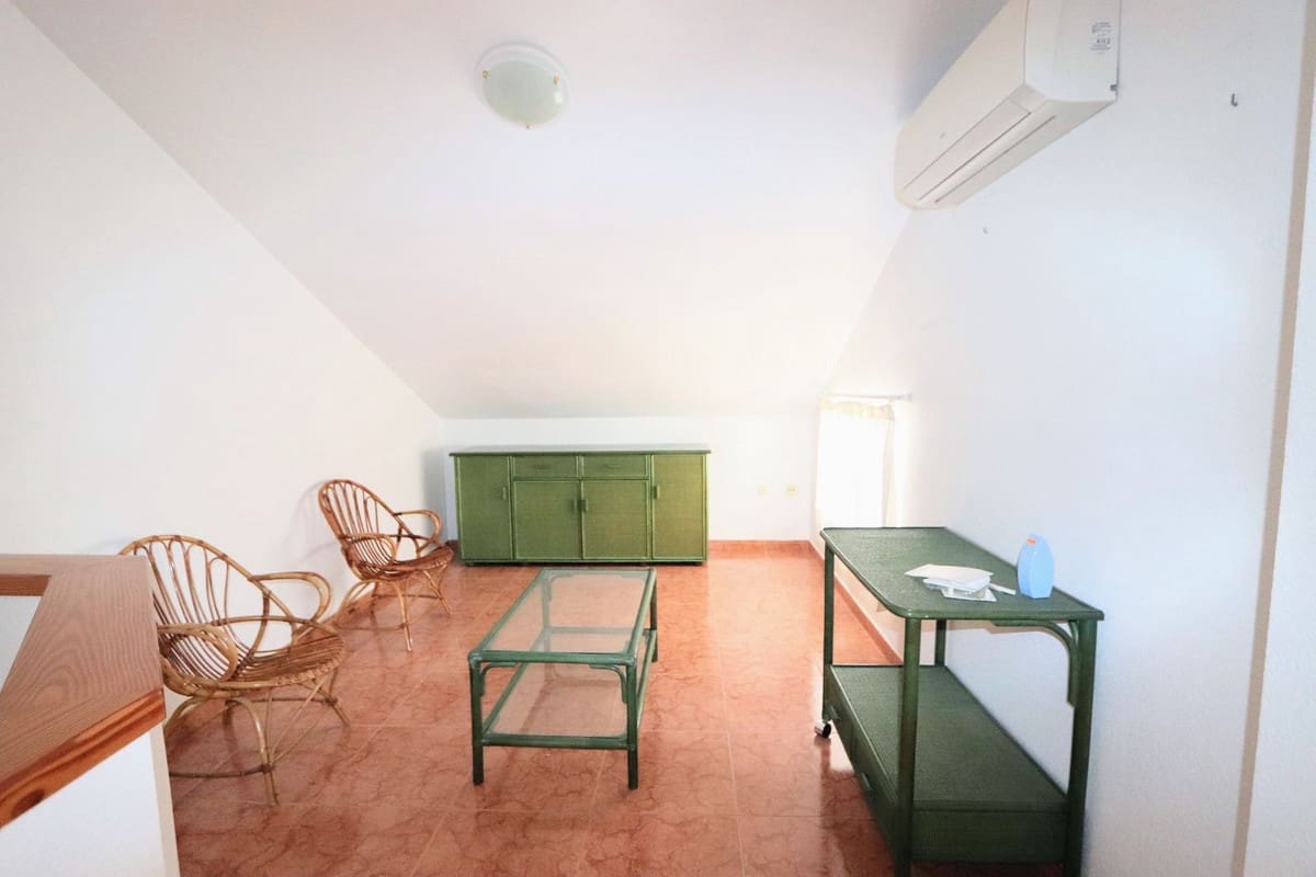 4 bedroom Villa for sale in Torre de la Horadada - € 249,000 (Ref: 8363082)