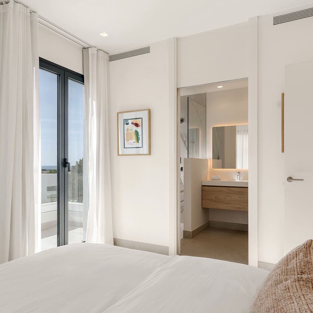 3 soveværelse Villa til salg i Estepona med swimmingpool - € 1.500.000 (Ref: 8383038)