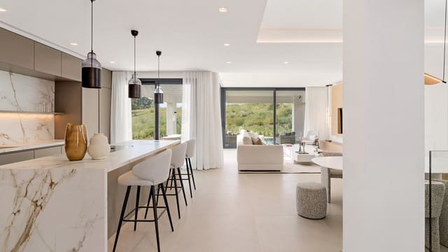3 sypialnia Willa na sprzedaż w Estepona Golf, Estepona z basenem - 1 500 000 € (Ref: 8383038)