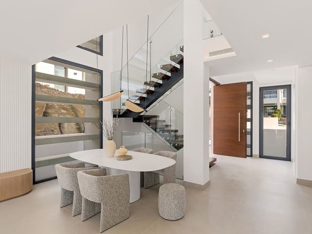 3 sypialnia Willa na sprzedaż w Estepona Golf, Estepona z basenem - 1 500 000 € (Ref: 8383038)