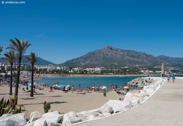 2 soveværelse Lejlighed til salg i Puerto Banus, Marbella med swimmingpool garage - € 1.290.000 (Ref: 8392799)