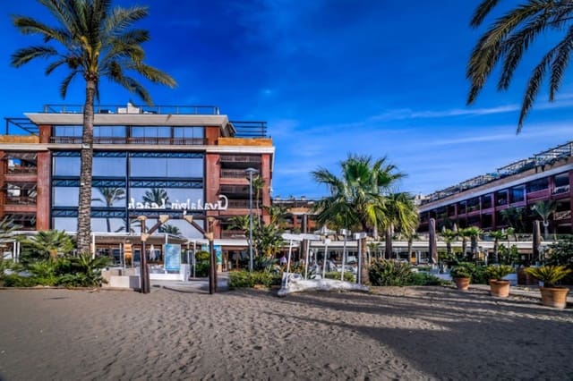 2 soveværelse Lejlighed til salg i Puerto Banus, Marbella med swimmingpool garage - € 1.290.000 (Ref: 8392799)