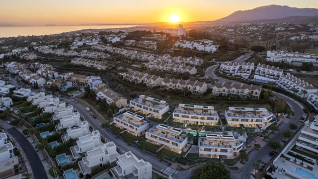 4 soveværelse Semi-Rækkehus til salg i El Paraíso, Benahavís med swimmingpool - € 1.550.000 (Ref: 8415529)