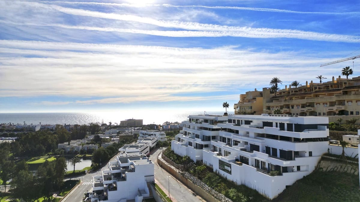 1 bedroom Penthouse for sale in La Cala de Mijas with pool - € 680,000 (Ref: 8419474)