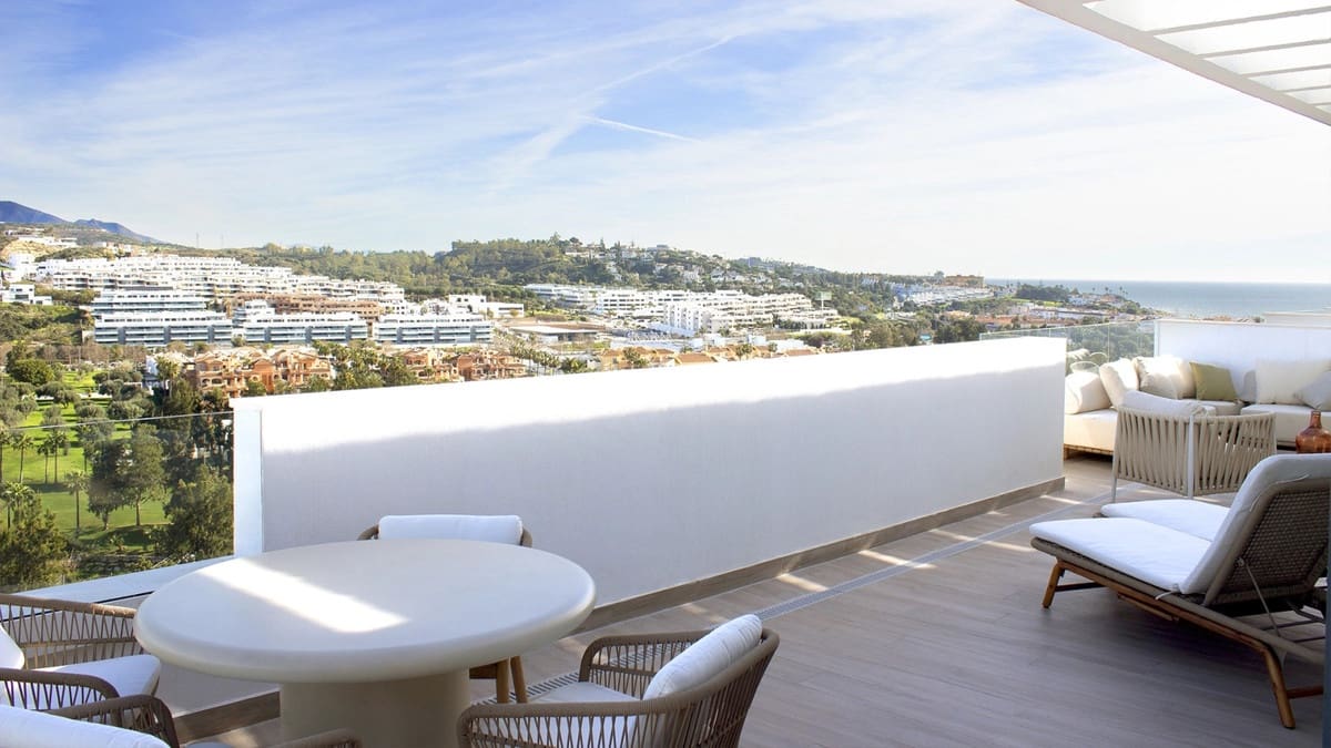 1 bedroom Penthouse for sale in La Cala de Mijas with pool - € 680,000 (Ref: 8419474)