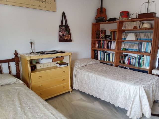 2 soverom Leilighet til salgs i Guadalobón, Estepona med svømmebasseng garasje - € 445 000 (Ref: 8435599)