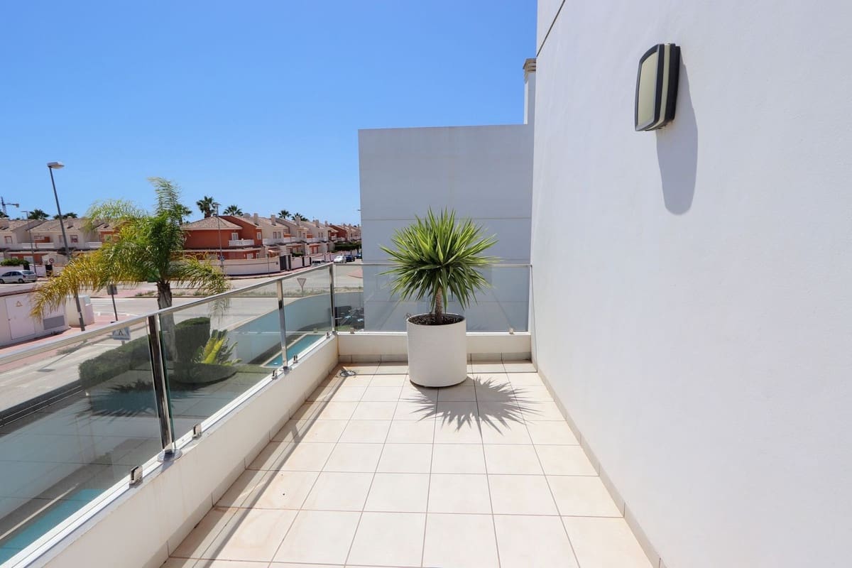 3 camera da letto Villa in vendita in Ciudad Quesada con piscina garage - 545.000 € (Rif: 8445860)