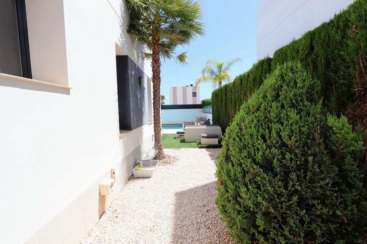 3 camera da letto Villa in vendita in Ciudad Quesada con piscina garage - 545.000 € (Rif: 8445860)