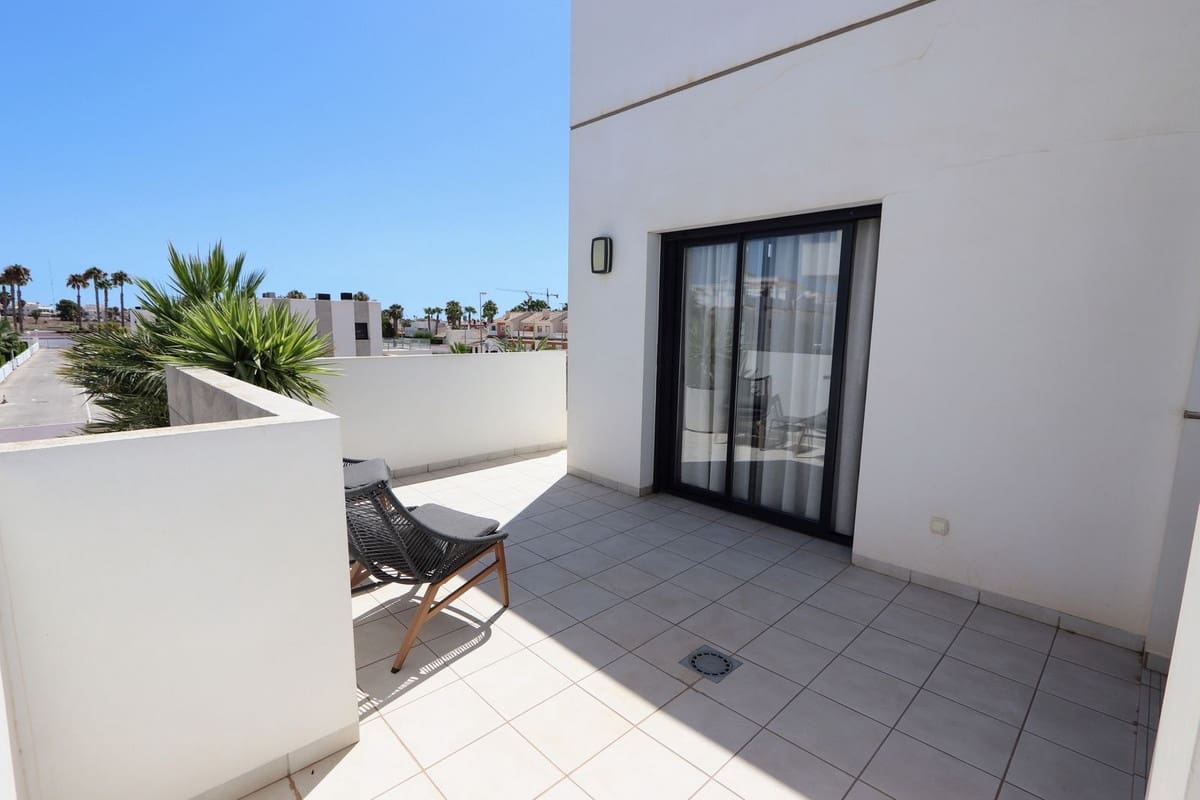 3 camera da letto Villa in vendita in Ciudad Quesada con piscina garage - 545.000 € (Rif: 8445860)