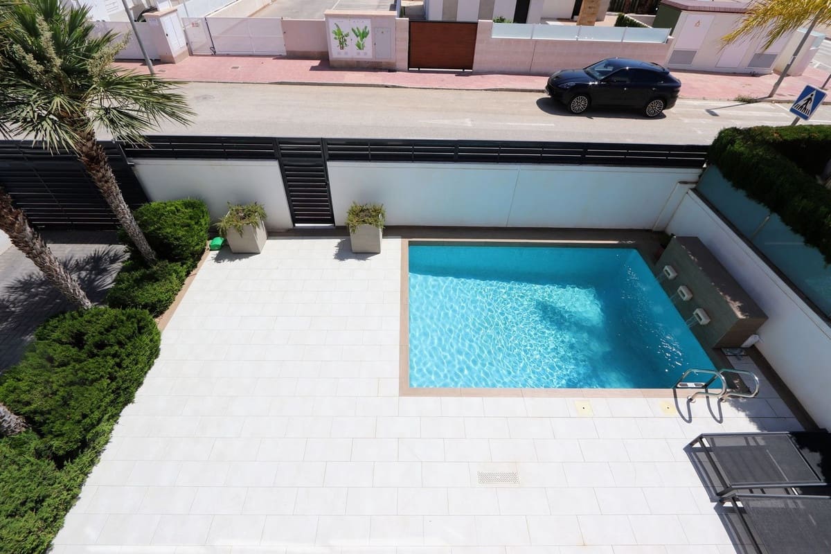 3 camera da letto Villa in vendita in Ciudad Quesada con piscina garage - 545.000 € (Rif: 8445860)