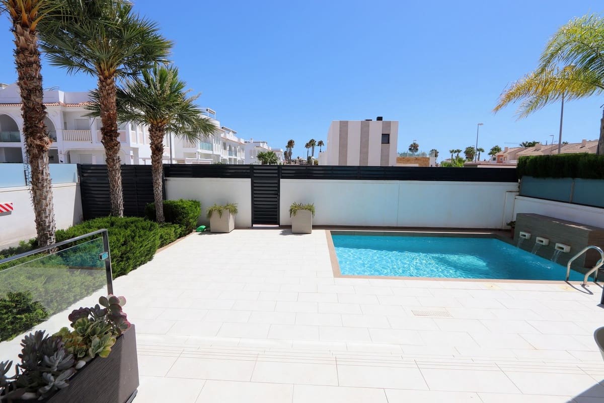 3 camera da letto Villa in vendita in Ciudad Quesada con piscina garage - 545.000 € (Rif: 8445860)