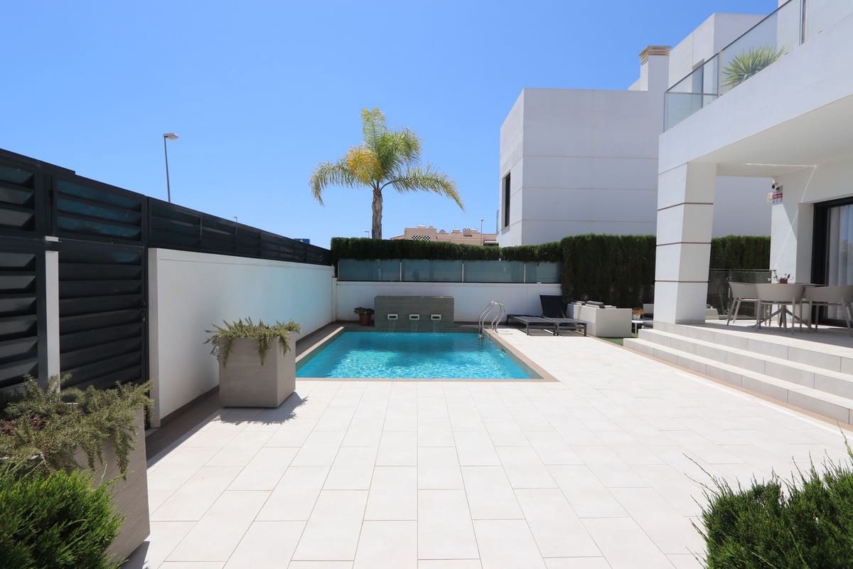 3 camera da letto Villa in vendita in Ciudad Quesada con piscina garage - 545.000 € (Rif: 8445860)