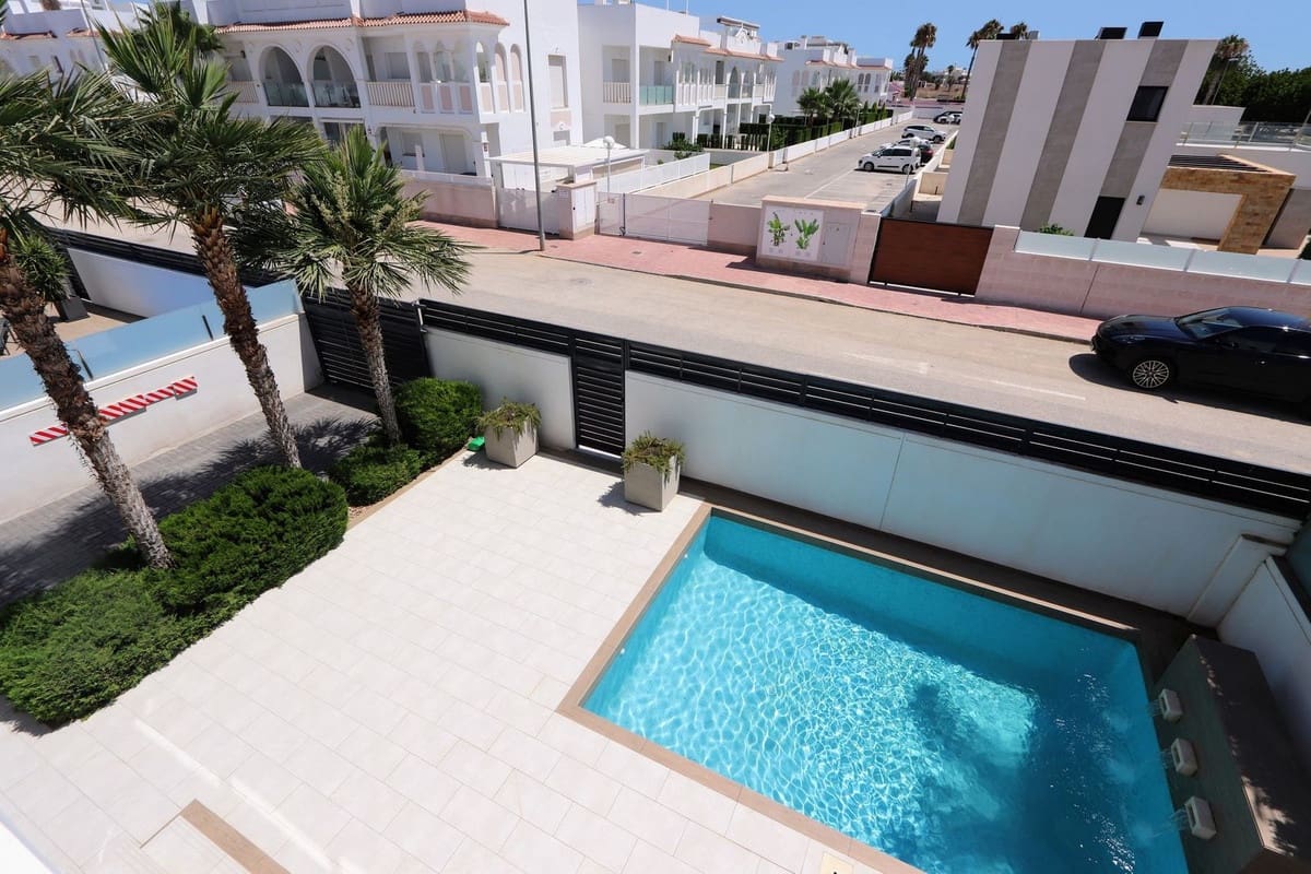 3 camera da letto Villa in vendita in Ciudad Quesada con piscina garage - 545.000 € (Rif: 8445860)