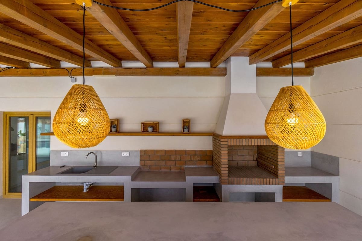 4 bedroom Villa for sale in Torrevieja with pool garage - € 795,000 (Ref: 8450059)