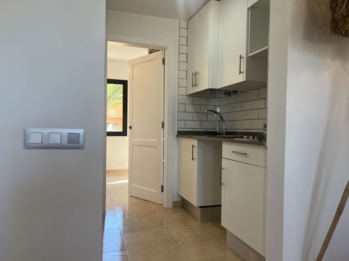 1 slaapkamer Appartement te koop in Corralejo met zwembad - € 147.870 (Ref: 8460309)