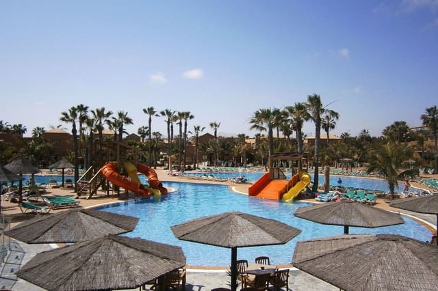 1 slaapkamer Appartement te koop in Corralejo, La Oliva met zwembad - € 147.870 (Ref: 8460309)