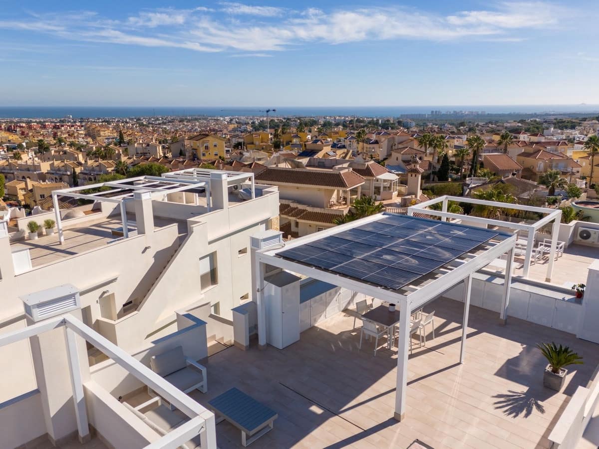 2 bedroom Apartment for sale in Villamartin with pool garage - € 299,500 (Ref: 8467872)