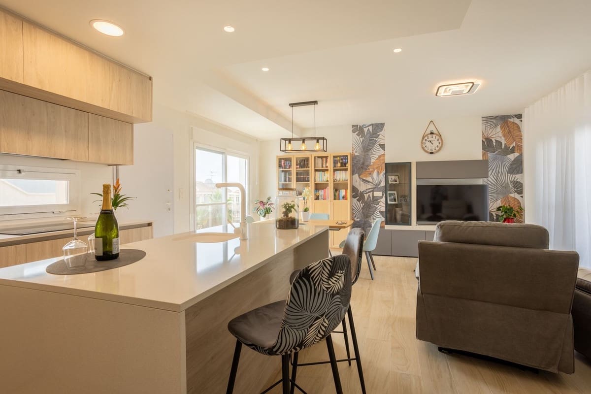 2 bedroom Apartment for sale in Villamartin with pool garage - € 299,500 (Ref: 8467872)