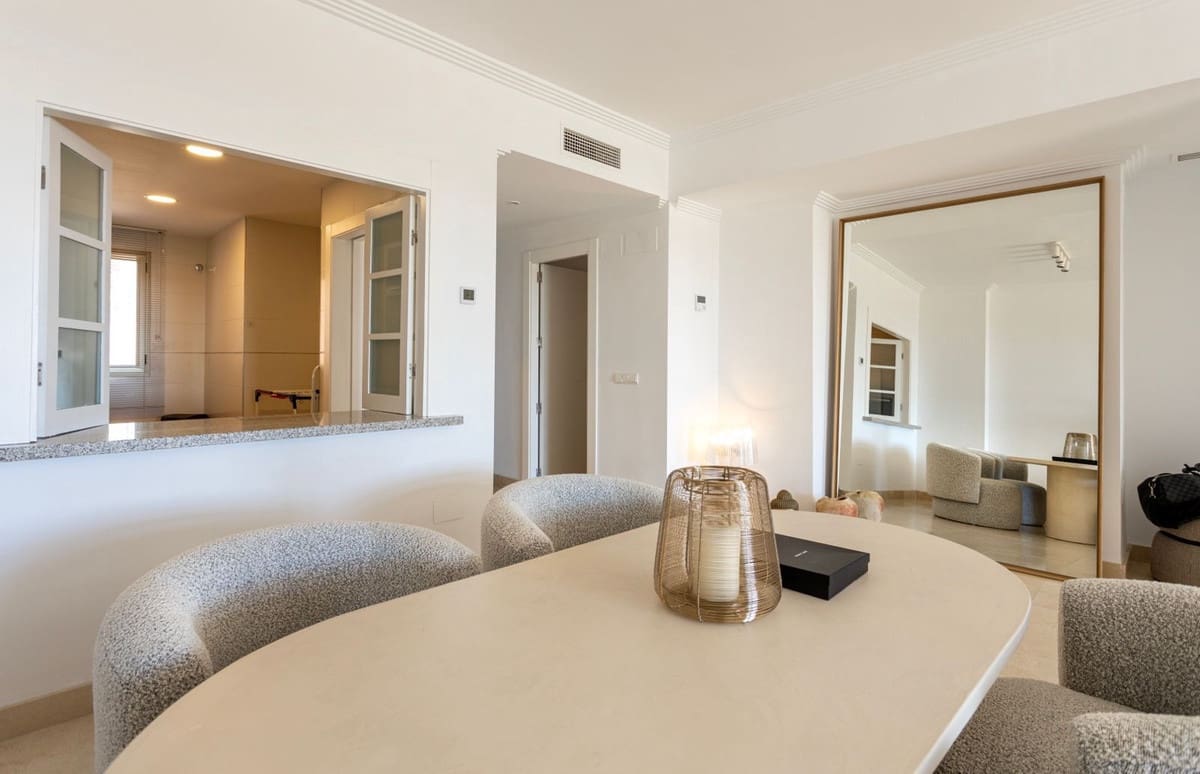 2 makuuhuone Huoneisto myytävänä paikassa El Paraiso mukana uima-altaan 
autotalli - 480 000 € (Ref: 8474085)