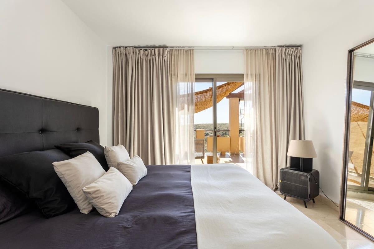 2 makuuhuone Huoneisto myytävänä paikassa El Paraiso mukana uima-altaan 
autotalli - 480 000 € (Ref: 8474085)