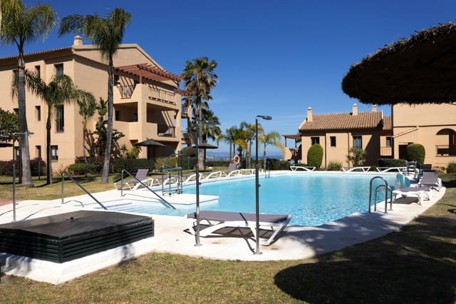 2 makuuhuone Huoneisto myytävänä paikassa El Paraiso, Estepona mukana uima-altaan 
autotalli - 480 000 € (Ref: 8474085)