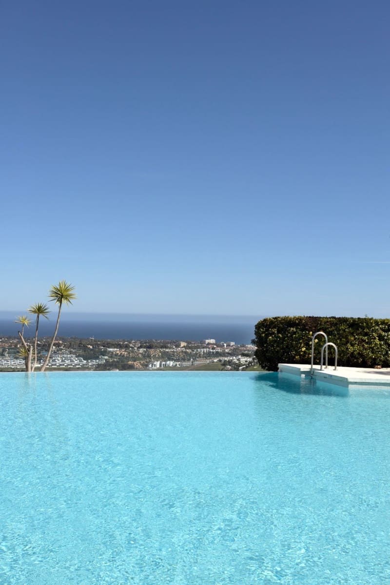 2 makuuhuone Huoneisto myytävänä paikassa El Paraiso mukana uima-altaan 
autotalli - 480 000 € (Ref: 8474085)