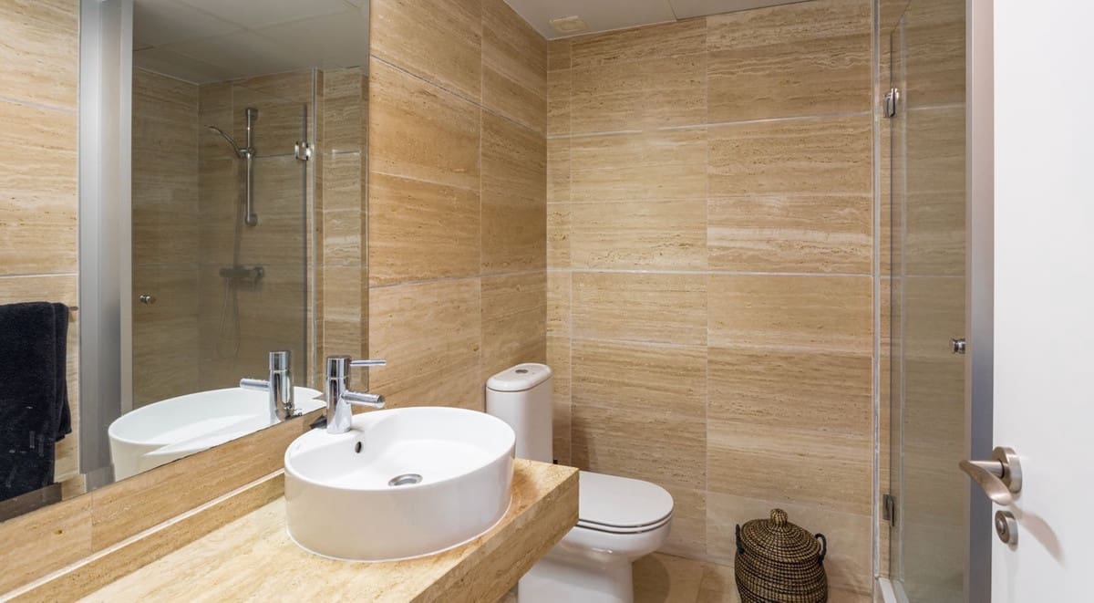 2 makuuhuone Huoneisto myytävänä paikassa El Paraiso mukana uima-altaan 
autotalli - 480 000 € (Ref: 8474085)