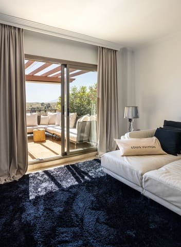 2 makuuhuone Huoneisto myytävänä paikassa El Paraiso, Estepona mukana uima-altaan 
autotalli - 480 000 € (Ref: 8474085)