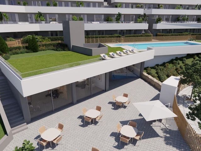 3 soverom Kjedet enebolig til salgs i Manilva med svømmebasseng garasje - € 390 000 (Ref: 8498875)