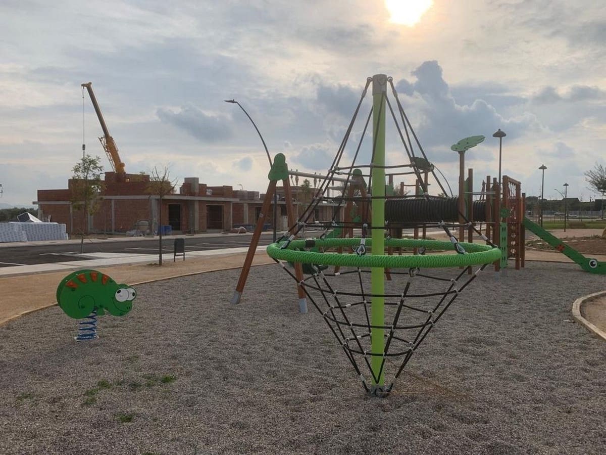 3 sovrum Villa till salu i Roldan med pool - 392 500 € (Ref: 8505700)