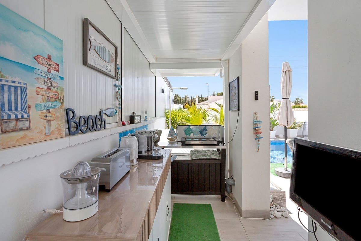 3 sovrum Villa till salu i El Chaparral med pool garage - 594 000 € (Ref: 8505701)