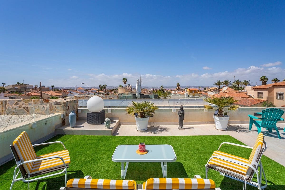 3 sovrum Villa till salu i El Chaparral med pool garage - 594 000 € (Ref: 8505701)