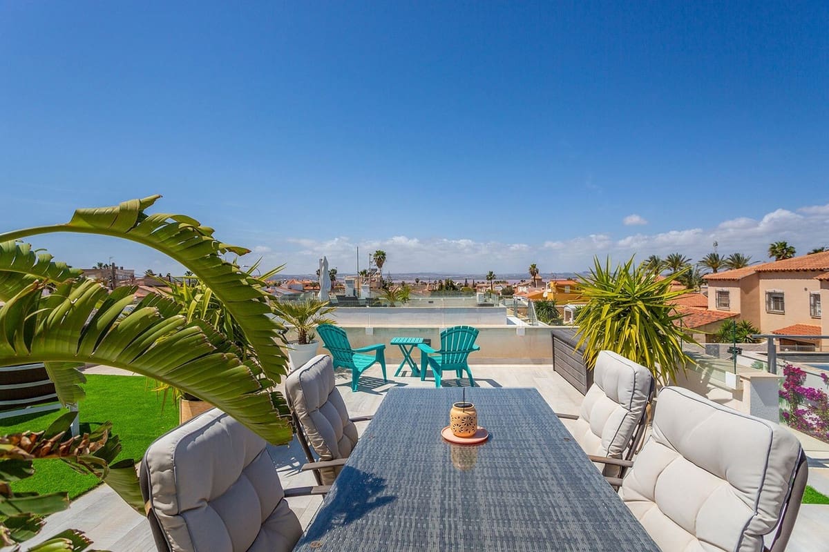 3 sovrum Villa till salu i El Chaparral med pool garage - 594 000 € (Ref: 8505701)