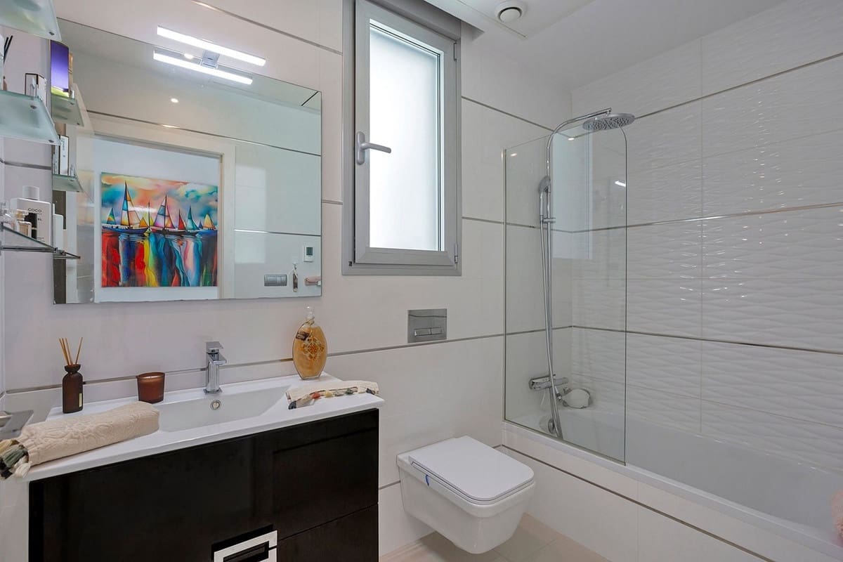 3 makuuhuone Huvila myytävänä paikassa El Chaparral mukana uima-altaan 
autotalli - 594 000 € (Ref: 8505701)