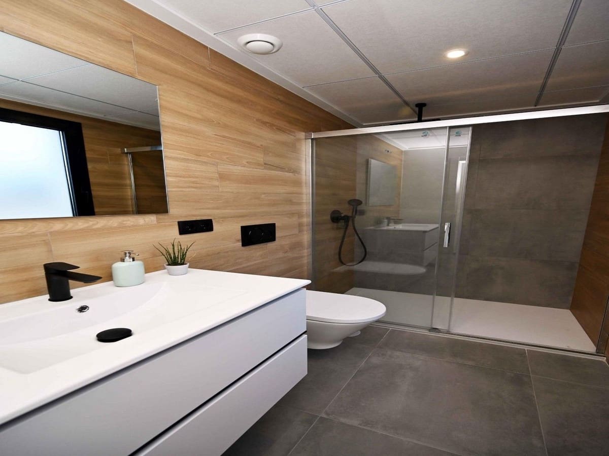 2 makuuhuone Omakotitalo myytävänä paikassa Orihuela Costa mukana uima-altaan 
autotalli - 342 000 € (Ref: 8523035)