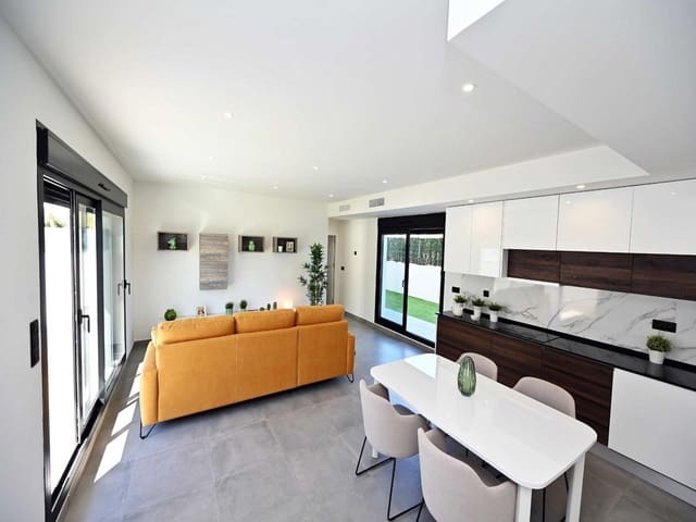 2 bedroom Townhouse for sale in Orihuela with pool - € 342,000 (Ref: 8523035)