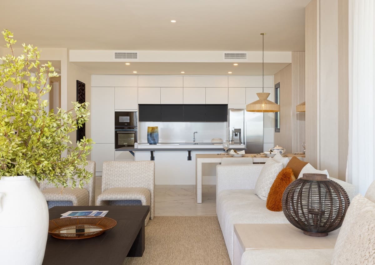 Apartamento de 3 habitaciones en Estepona en venta con piscina - 1.372.710 € (Ref: 8526844)