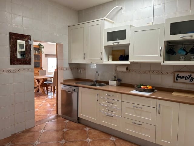 2 bedroom Villa for sale in Puerto del Rosario with garage - € 360,000 (Ref: 8542265)