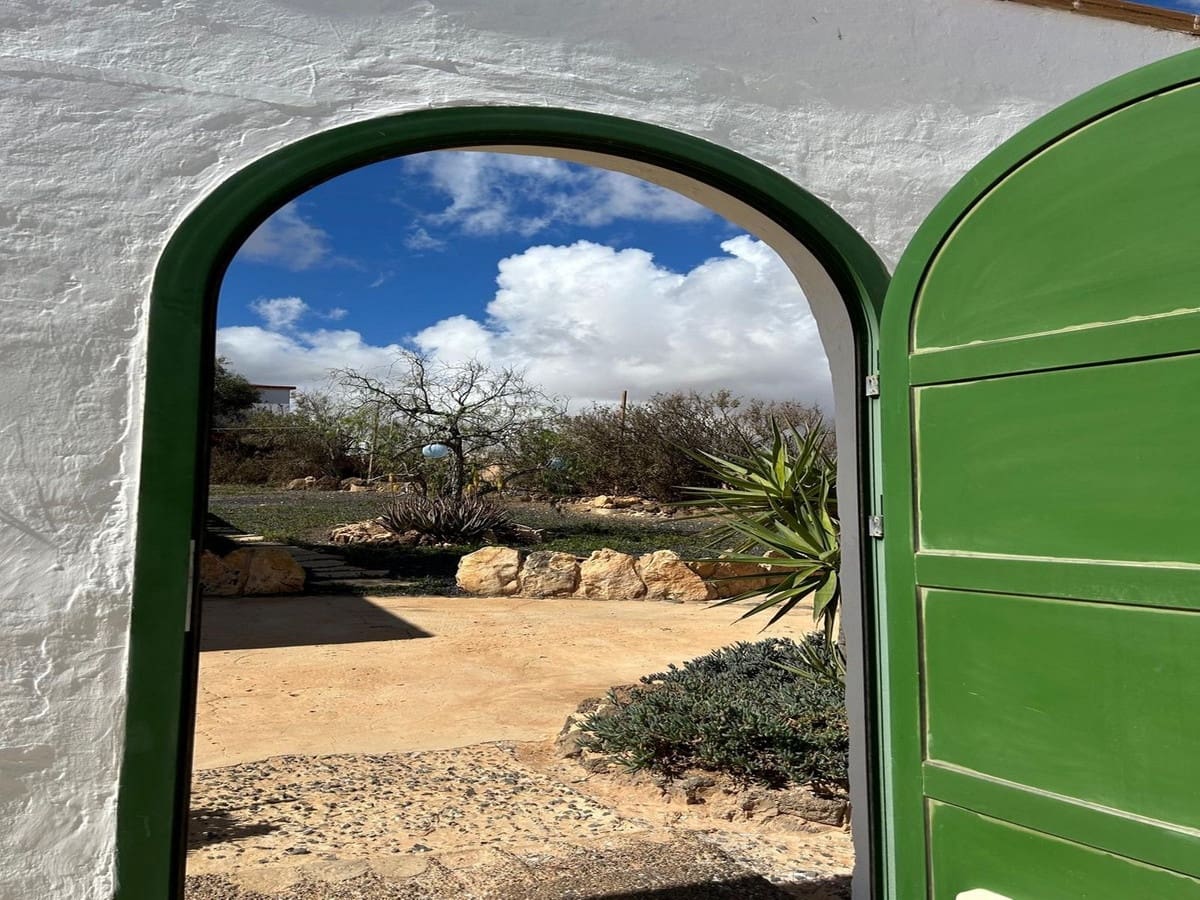 2 soverom Villa til salgs i Puerto del Rosario med garasje - € 360 000 (Ref: 8542265)