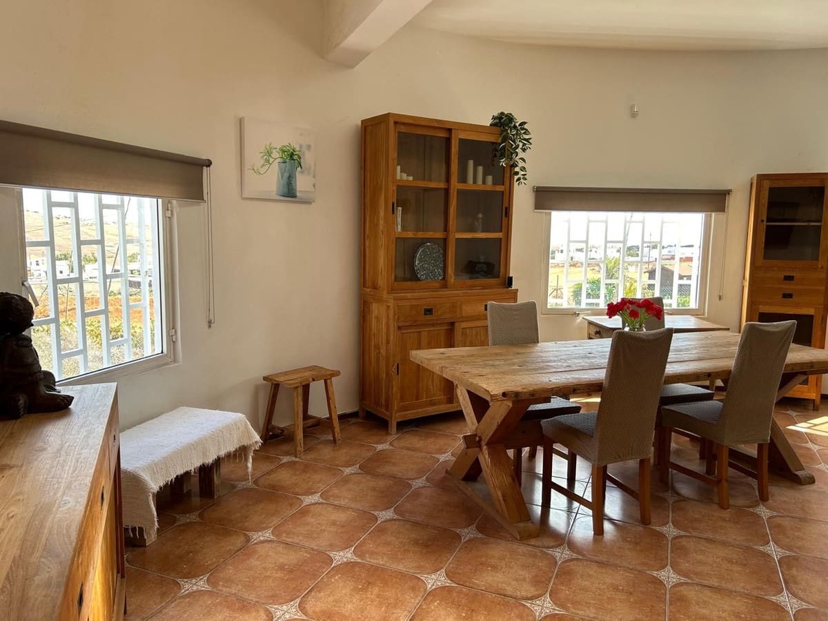 2 slaapkamer Villa te koop in Puerto del Rosario met garage - € 360.000 (Ref: 8542265)