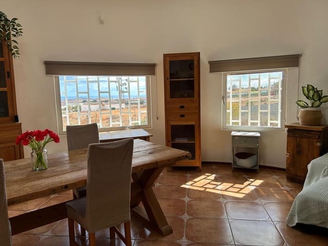 2 soveværelse Villa til salg i Los Estancos, Puerto del Rosario med garage - € 360.000 (Ref: 8542265)