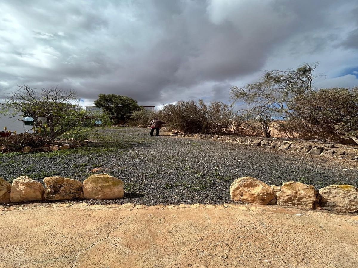 2 slaapkamer Villa te koop in Puerto del Rosario met garage - € 360.000 (Ref: 8542265)