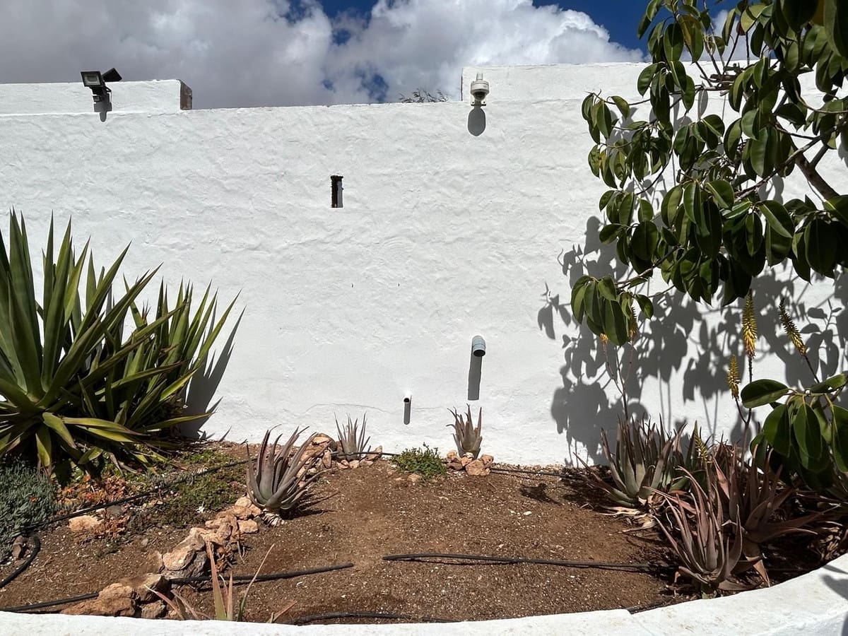 2 slaapkamer Villa te koop in Puerto del Rosario met garage - € 360.000 (Ref: 8542265)