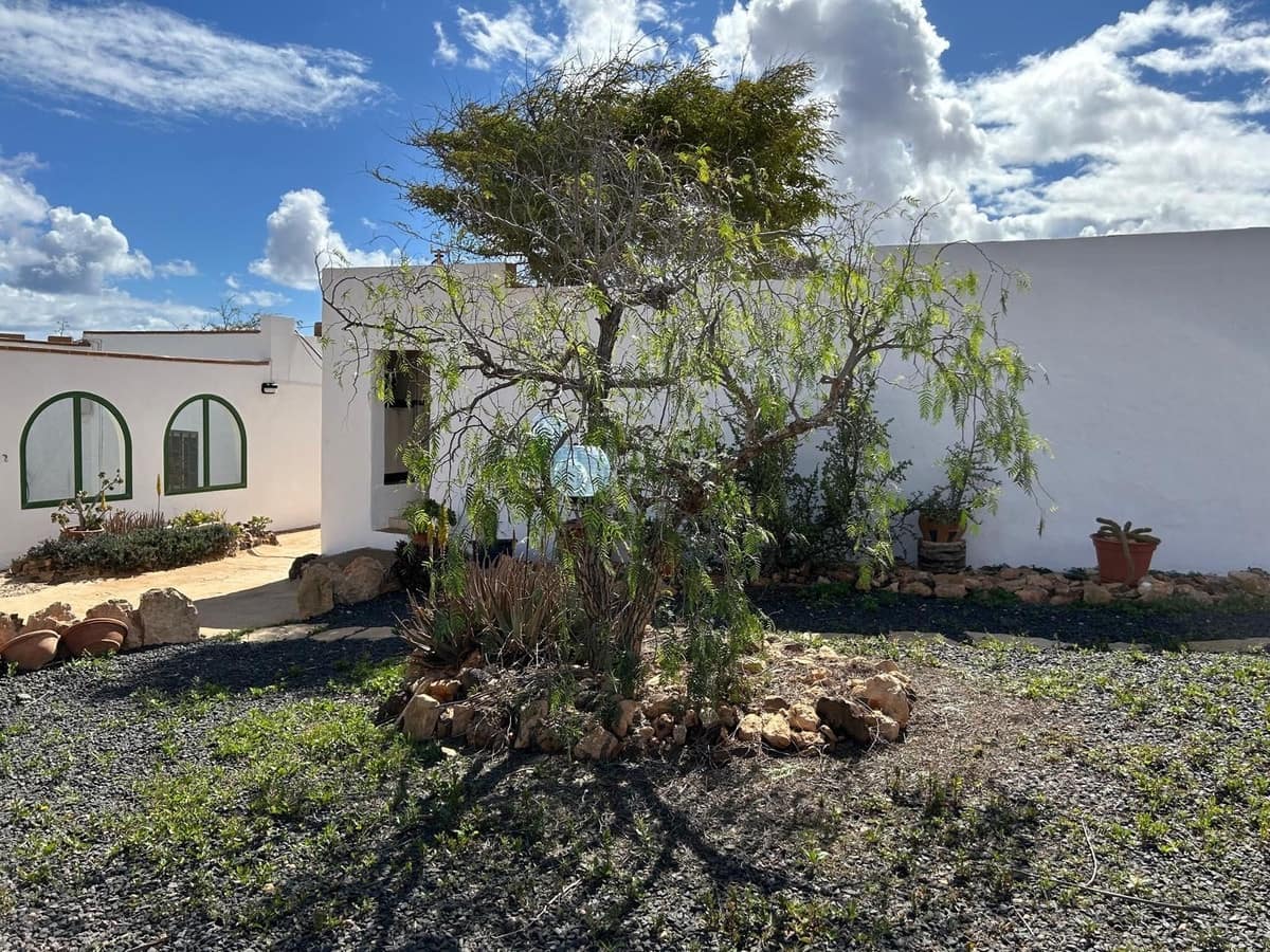 2 slaapkamer Villa te koop in Puerto del Rosario met garage - € 360.000 (Ref: 8542265)