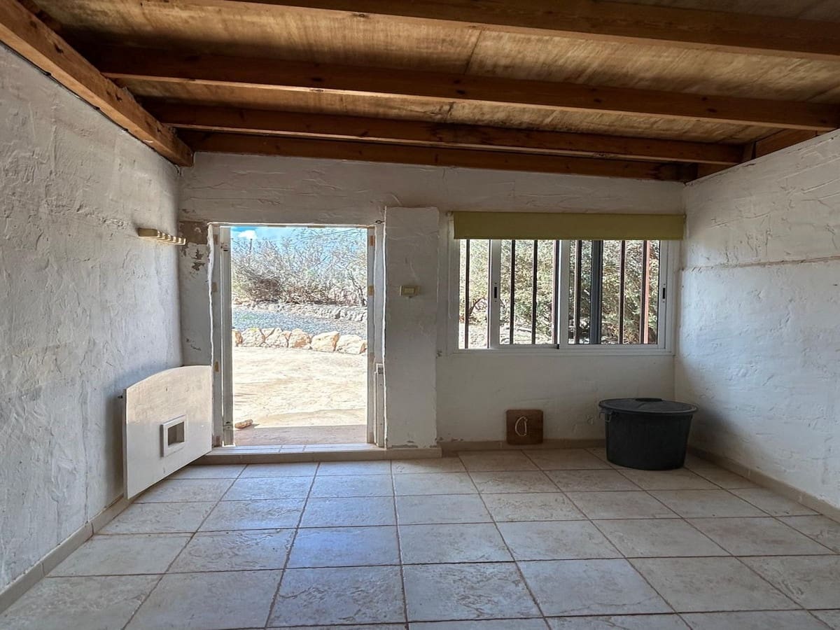 2 soverom Villa til salgs i Puerto del Rosario med garasje - € 360 000 (Ref: 8542265)