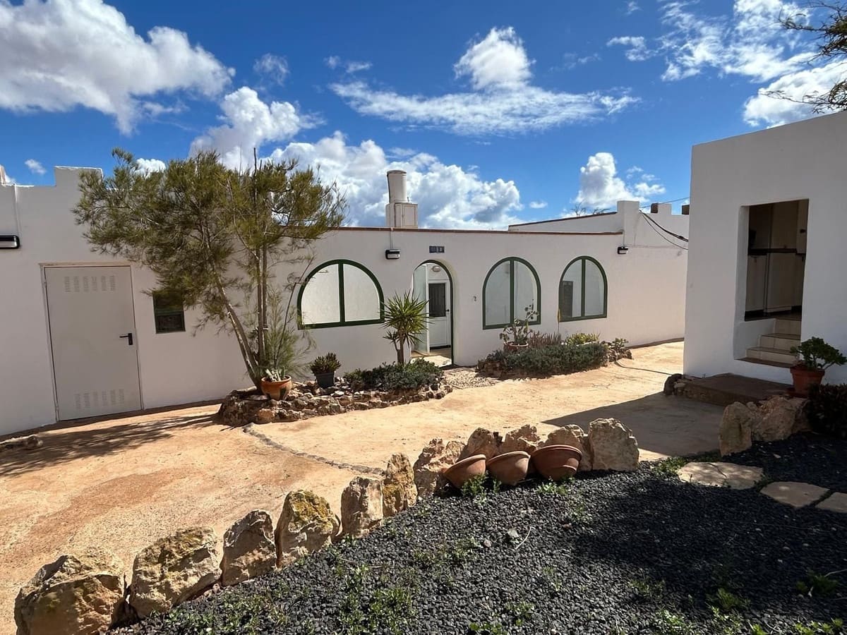 2 soverom Villa til salgs i Puerto del Rosario med garasje - € 360 000 (Ref: 8542265)