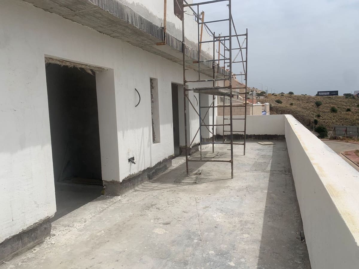 4 sypialnia Willa na sprzedaż w Benalmadena z basenem garażem - 950 000 € (Ref: 8547253)