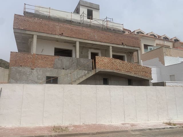 4 sypialnia Willa na sprzedaż w Benalmádena z basenem garażem - 950 000 € (Ref: 8547253)